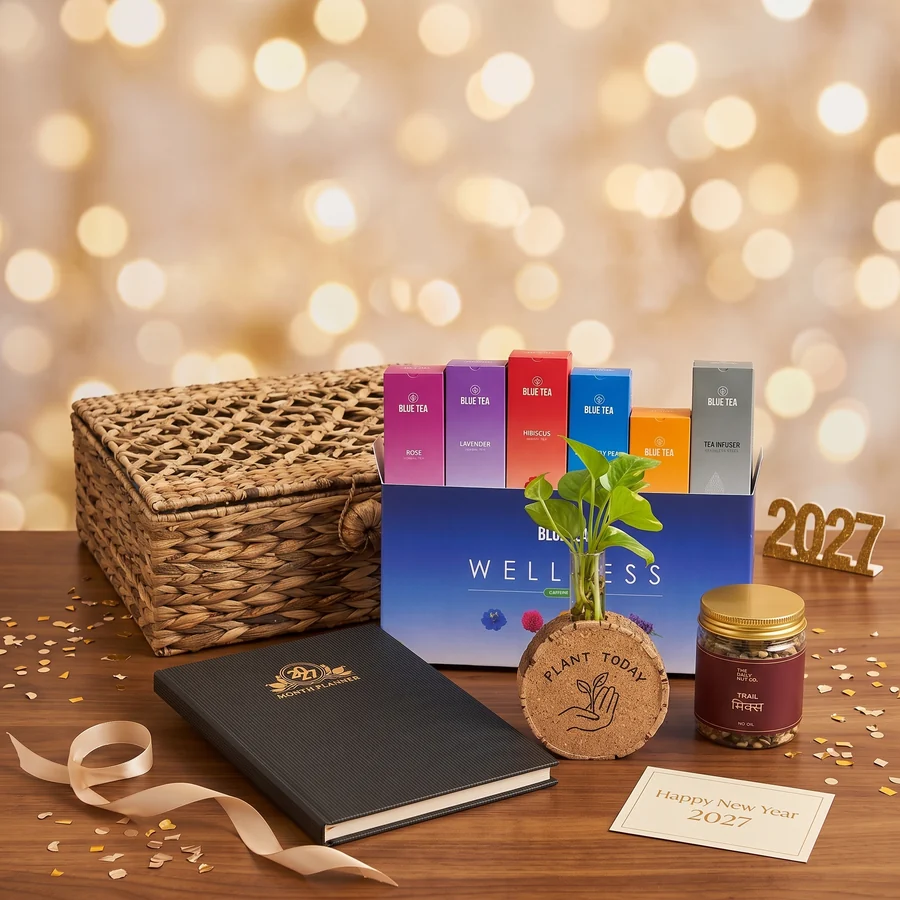 Grow in 2027 New Year corporate gift hamper – Water hyacinth trunk with lattice lid (outside view)